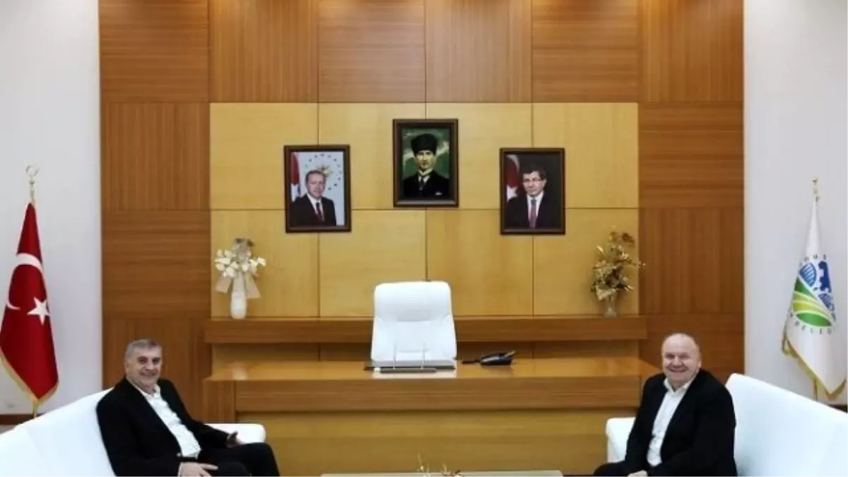 Toyota Genel Müdürü Özer'den Toçoğlu'na Veda Ziyareti