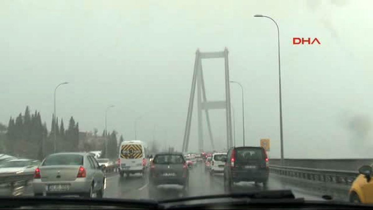 Boğaziçi Köprüsünde Kar Yağışı