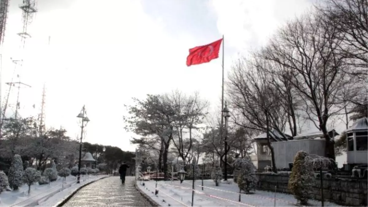 Çamlıca Tepesi Beyaza Büründü