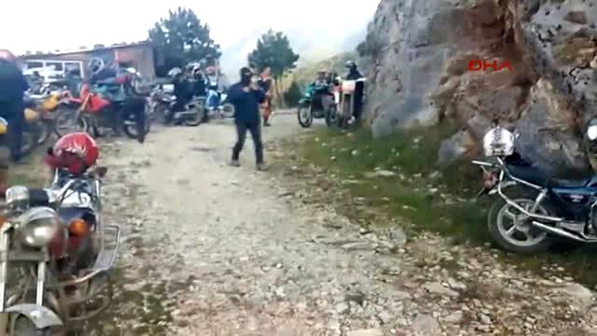 Çanakkale - Motosikletlilere Kazdağları\'nda Kar Sürprizi