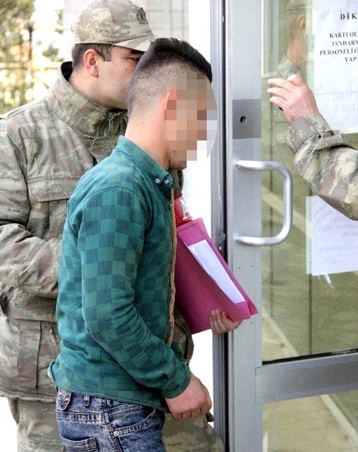 Cep Telefonu Hırsızlığı Zanlısı Güvenlik Kamerasından Yakalandı
