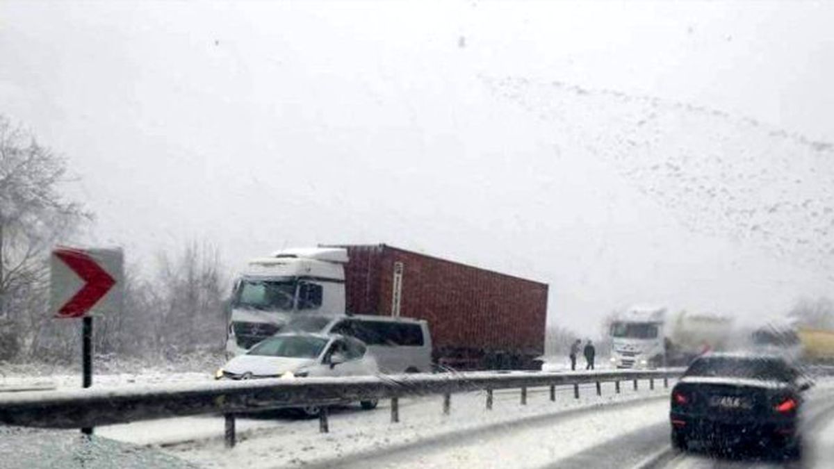 Düzce Akçakoca Yolunda Kar Etkili Oluyor
