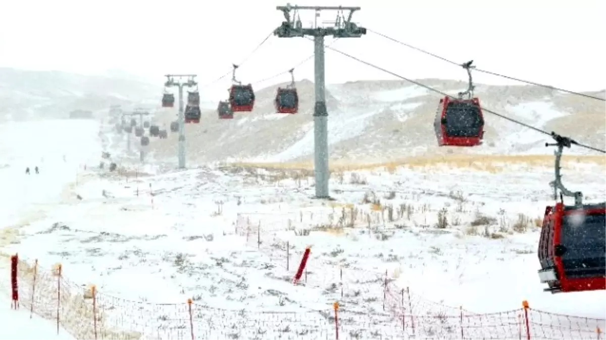 Erciyes Kayak Merkezinde Yılbaşı Dolu Geçecek