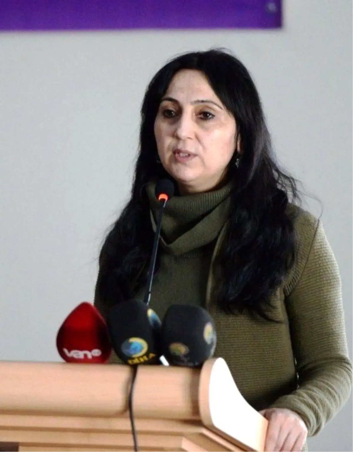 Figen Yüksekdağ Van\'da