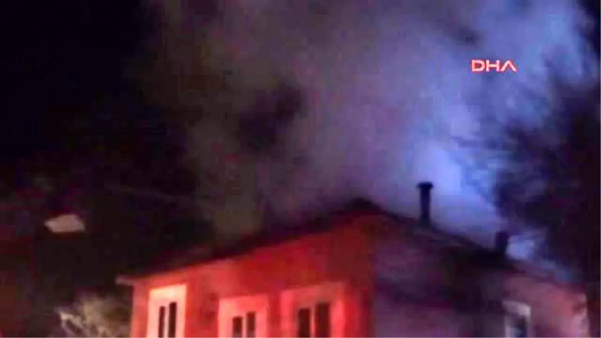 Gaziantep Suriyeliler\'in Kaldığı Evde Yangın Çıktı