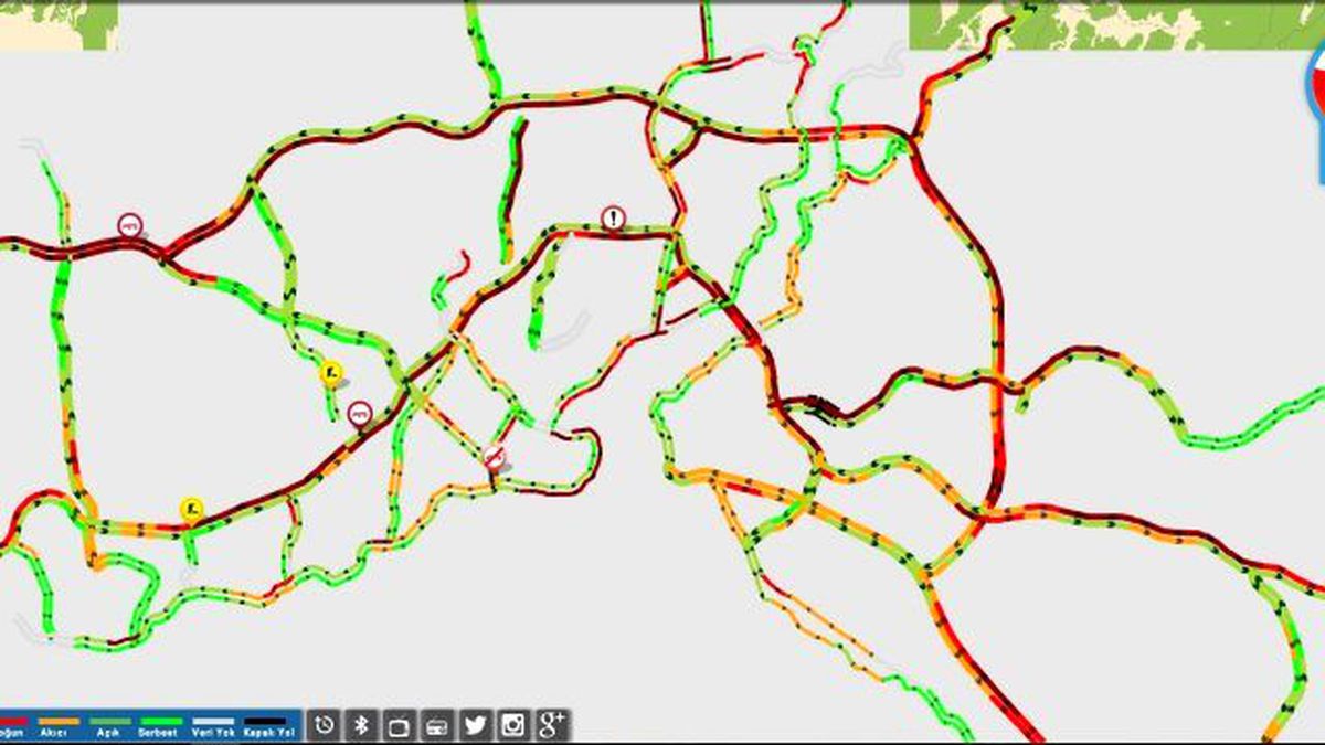 Kar İstanbul Teslim Aldı, Trafik Durma Noktasına Geldi