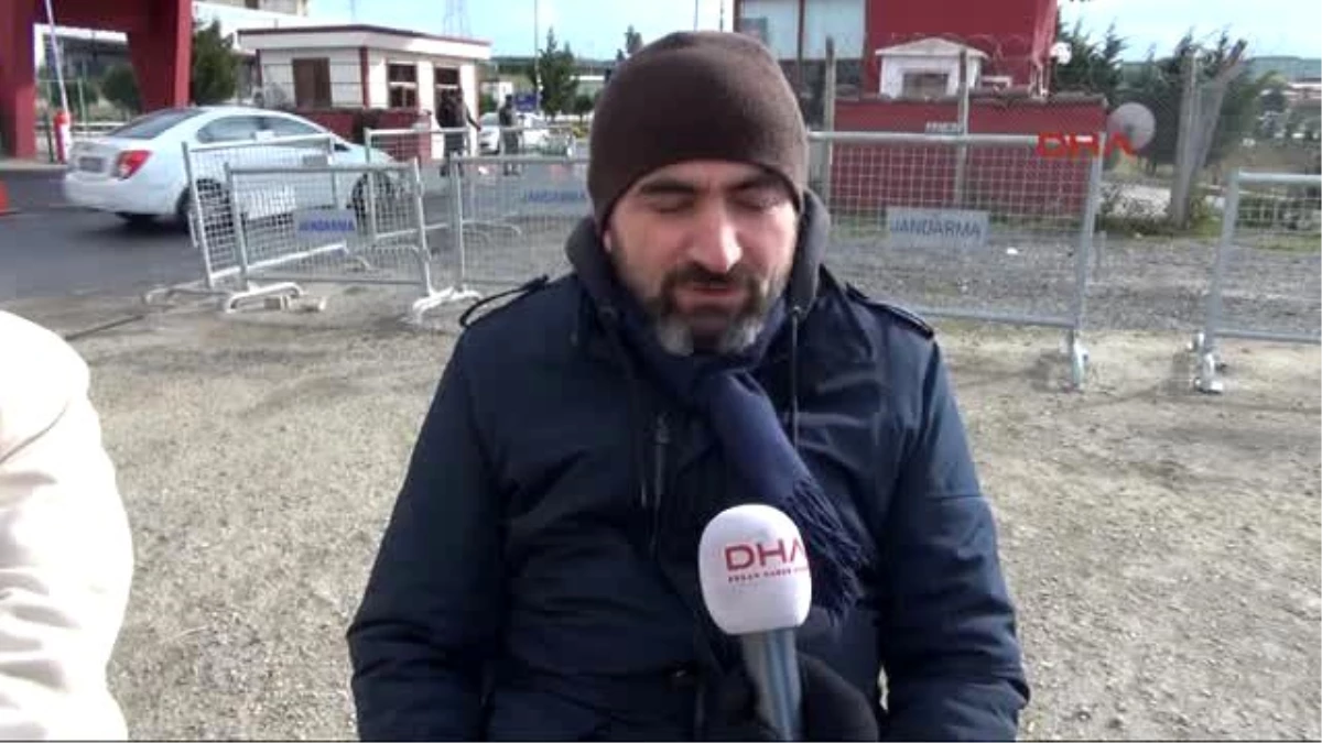 Kar Yağışı Altında "Umut Nöbeti"