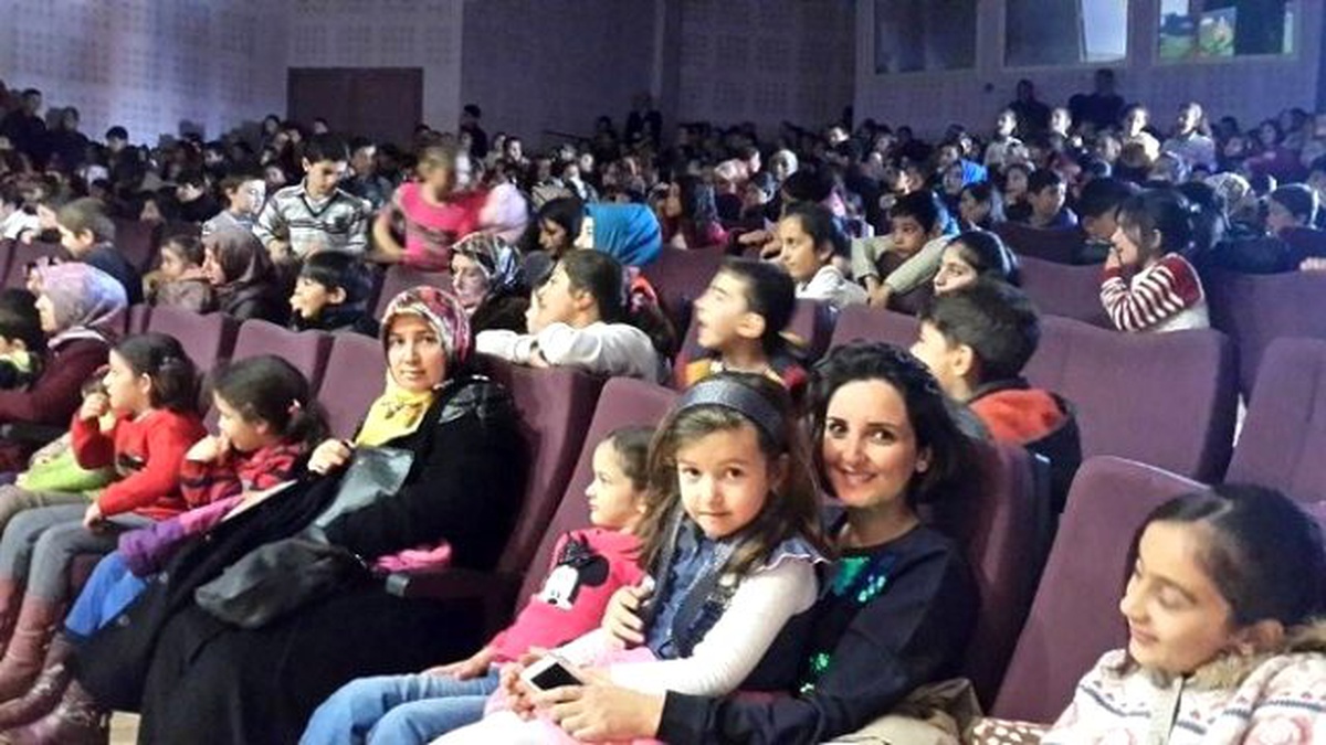 Kartepeli Çocuklar Tiyatroyu Çok Sevdi