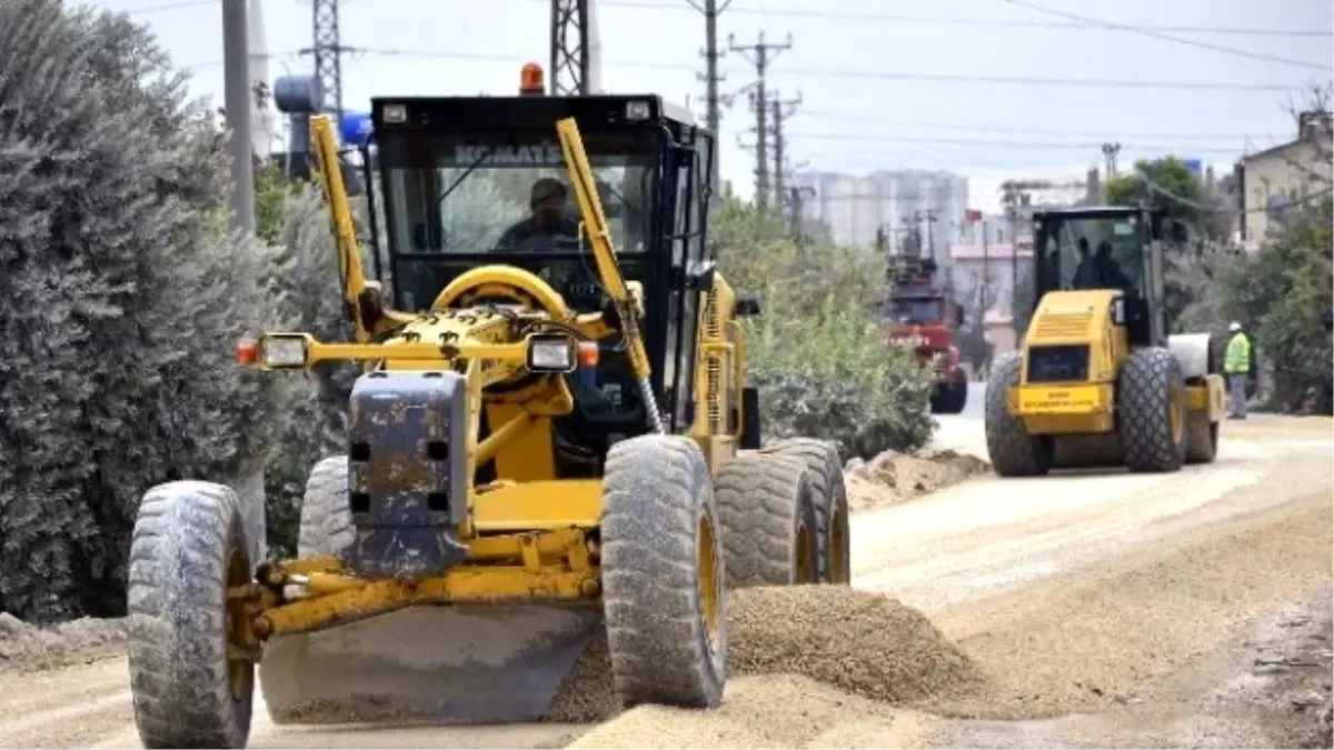 Mersin Büyükşehir\'in Kırsaldaki Asfalt ve Yol Onarım Çalışmaları Sürüyor