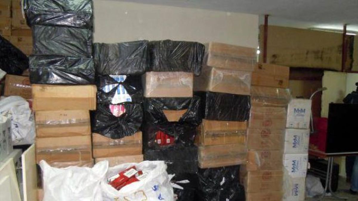 Saman Çuvalları İçinde 28 Bin Paket Kaçak Sigara