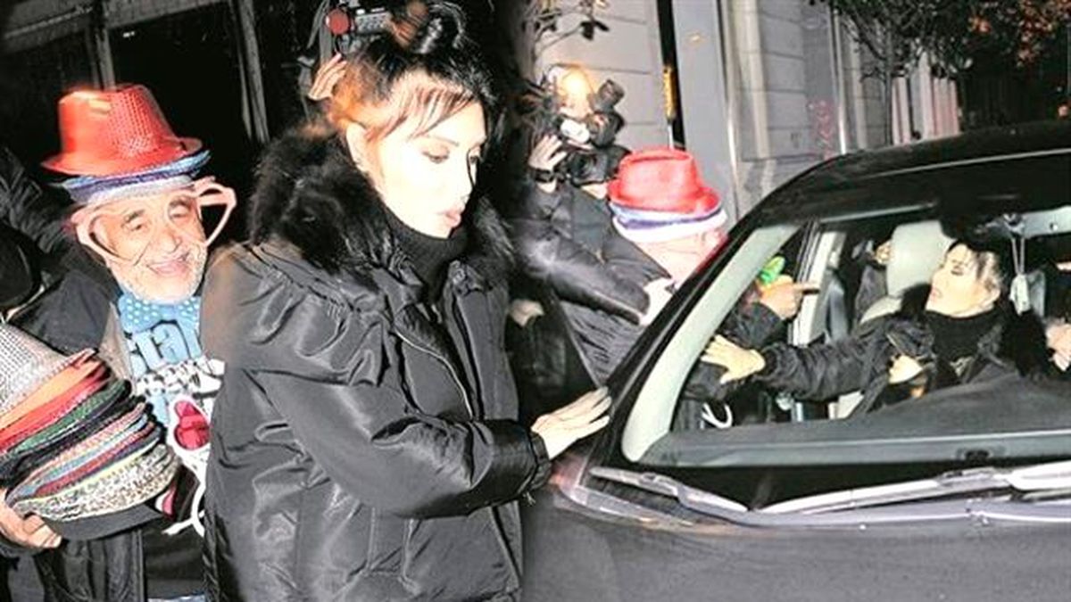 Seyyar Satıcı, Nebahat Çehre'yi Taciz Etti