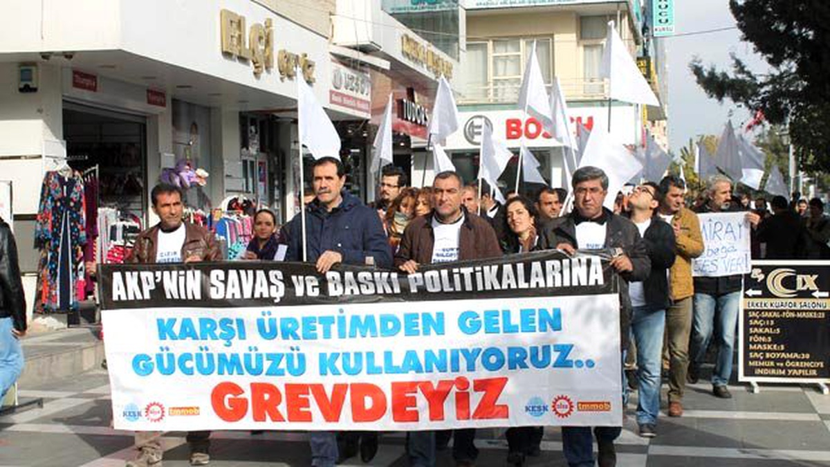 Sokağa Çıkma Yasağı Grevle Protesto Edildi