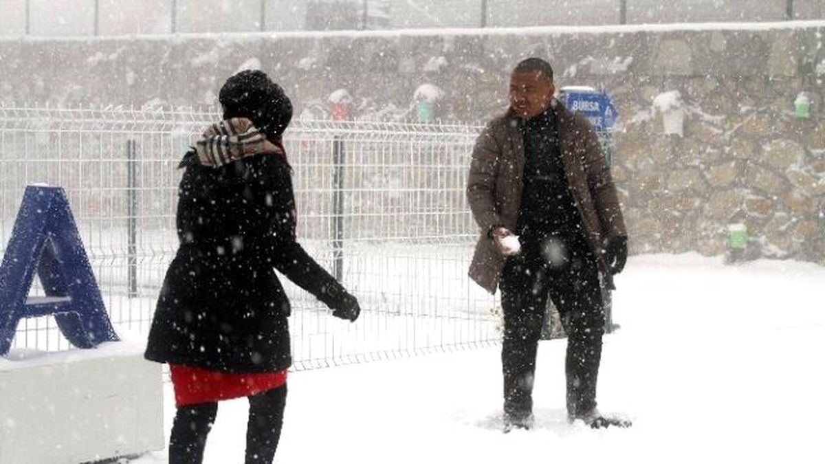 Tatilciler Uludağ'a Gelmeye Başladı