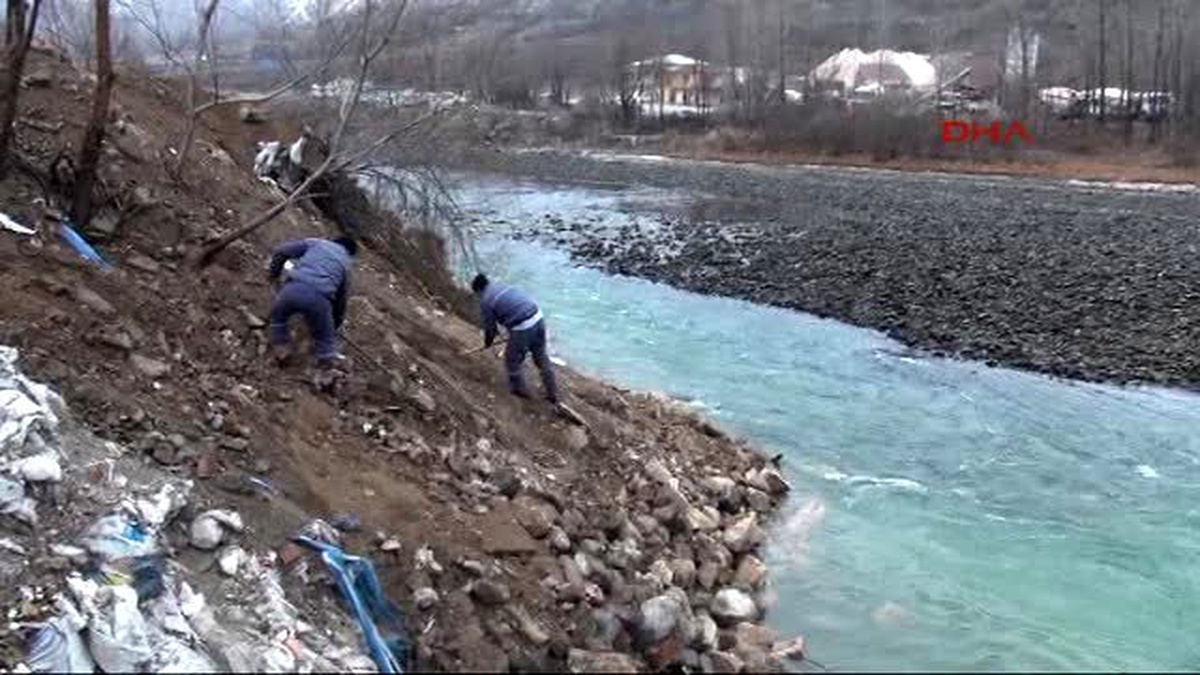 Tokat Çalışmalar Kelkit Çayı\'nda Yoğunlaştırıldı