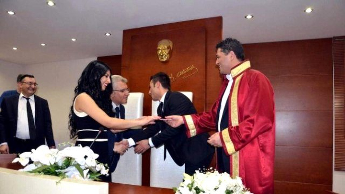 Aliağa\'da 2015 Yılında 615 Çift Nikâh Masasına Oturdu