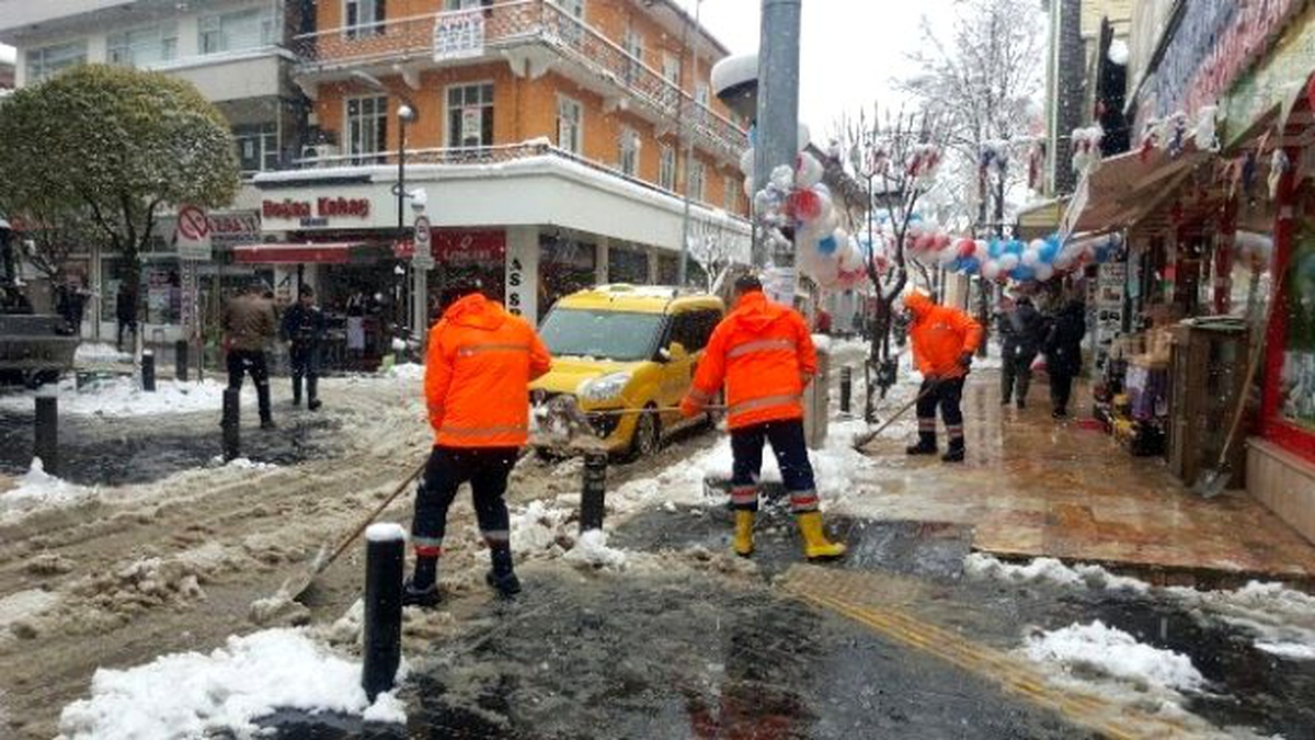 Alışverişin Yoğun Olduğu Alanlarda Temizlik
