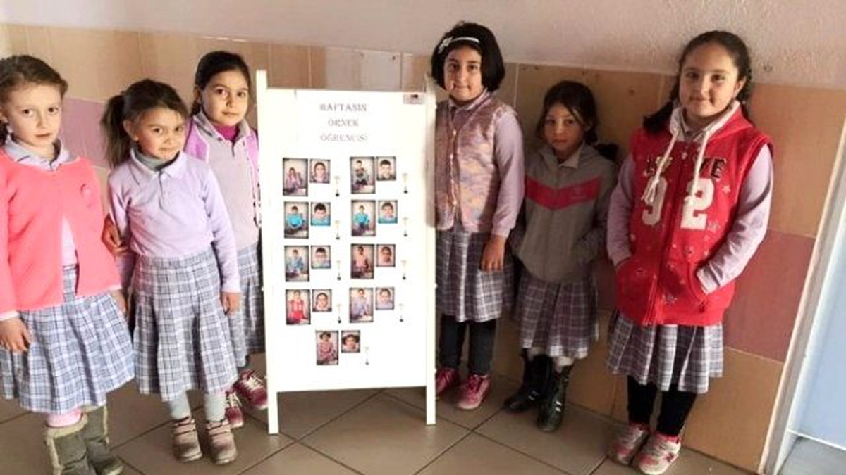 Atatürk İlkokulu\'nda \'Haftanın Örnek Öğrencisi\' Uygulaması