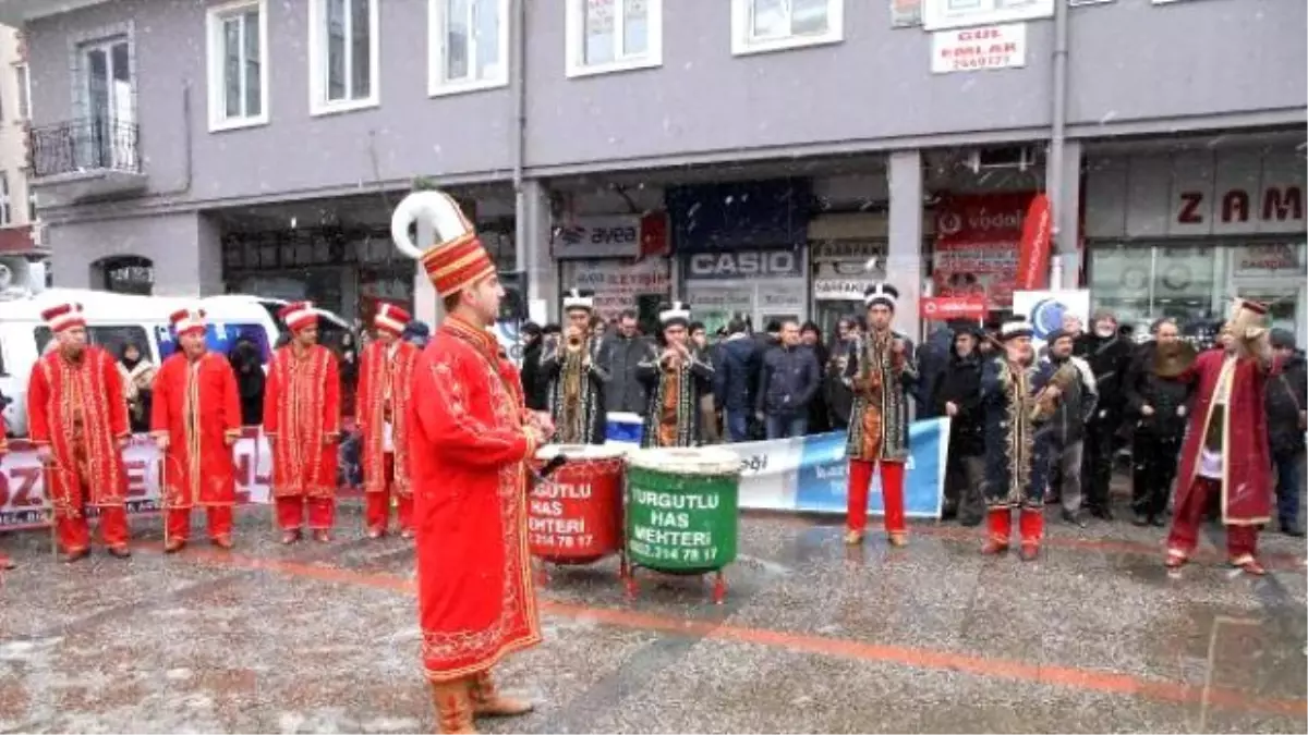 Balıkesir\'de Yılbaşı Eğlencelerine Mehteranlı Protesto