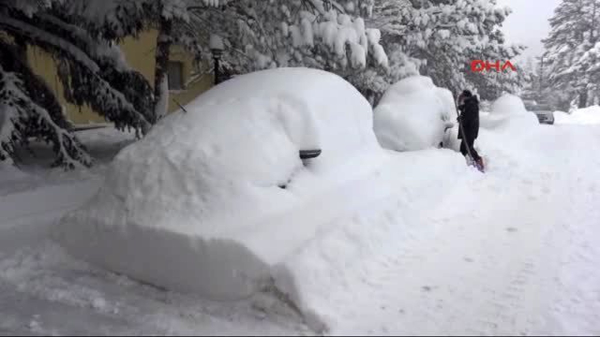 Bolu Abant\'ta 1 Metre Karda Yılbaşı Tatili