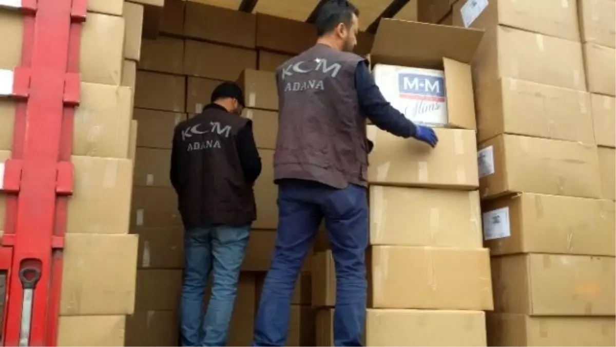 Çocuk Kıyafeti Arasında 250 Bin Paket Kaçak Sigara