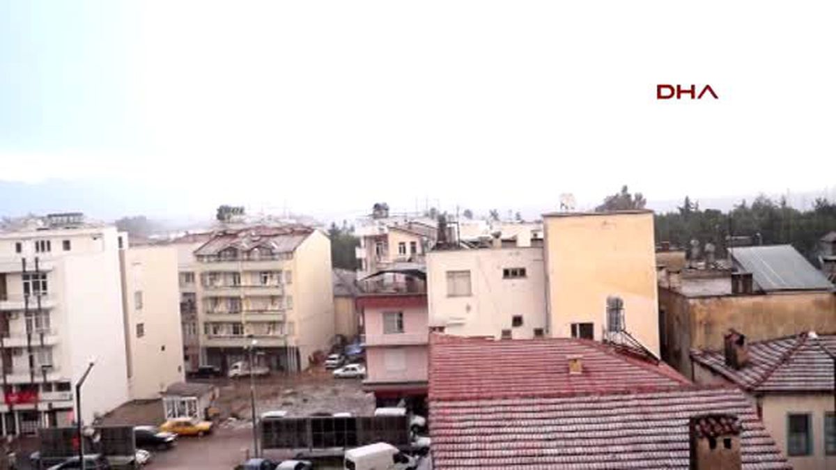 Finike\'ye 7 Yıl Aradan Sonra Yağan Kar, Yılbaşı Sürprizi Yaptı