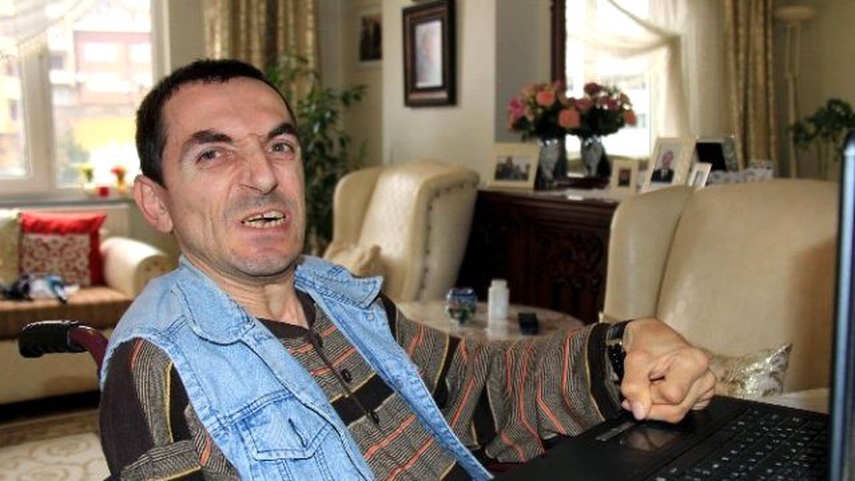 Günde 15 Cümle Yazarak 4. Kitabını Çıkartıyor