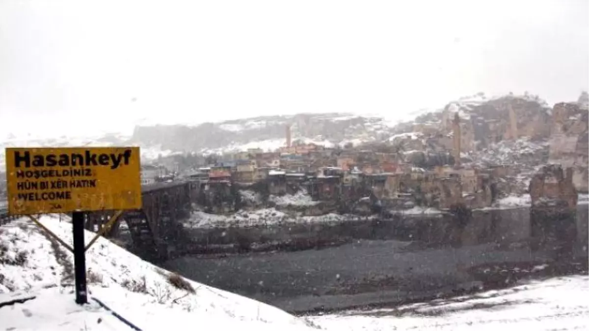 Hasankeyf Beyaza Büründü