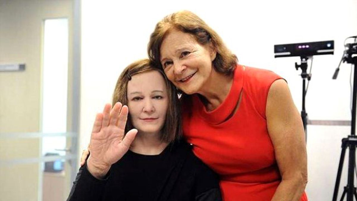 İnsansı Robot Görüntüsüyle Şaşkınlığa Çeviriyor