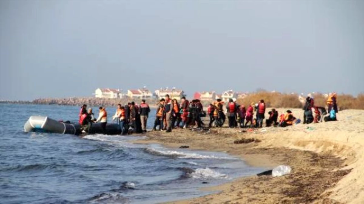 İzmir\'de Jandarma Bir Yılda 25 Bin 846 Kaçak Sığınmacıyı Yakaladı