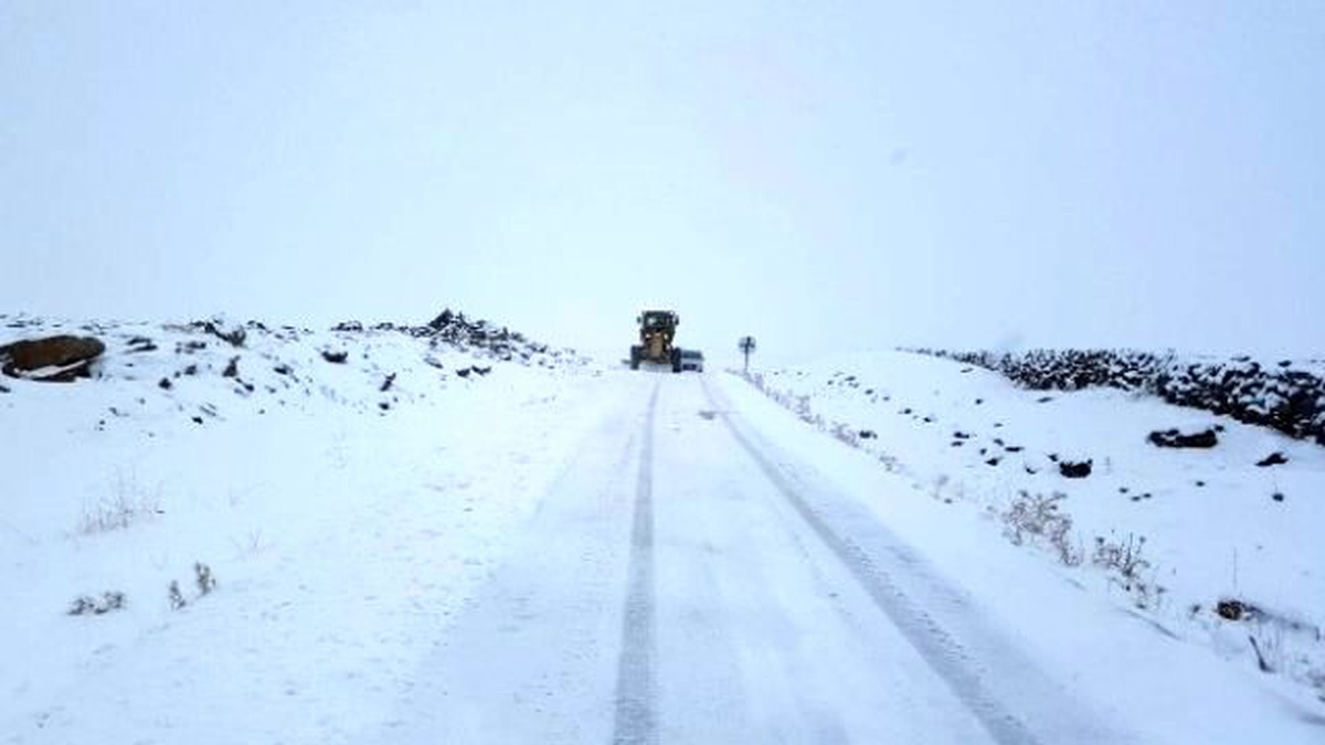 Kar Yağışı Nedeniyle Kapanan Yollar Açılıyor
