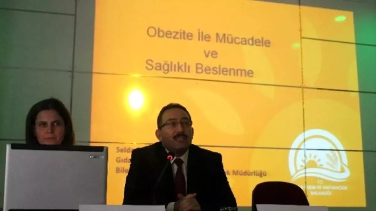 Kız Öğrencilere "Obezite ile Mücadele ve Sağlıklı Beslenme" Konferansı Verildi