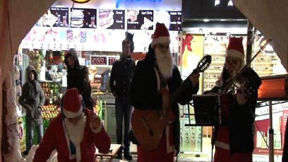 Maltepe\'de Yılbaşı Nedeniyle 5 Bin Hediye Dağıtıldı