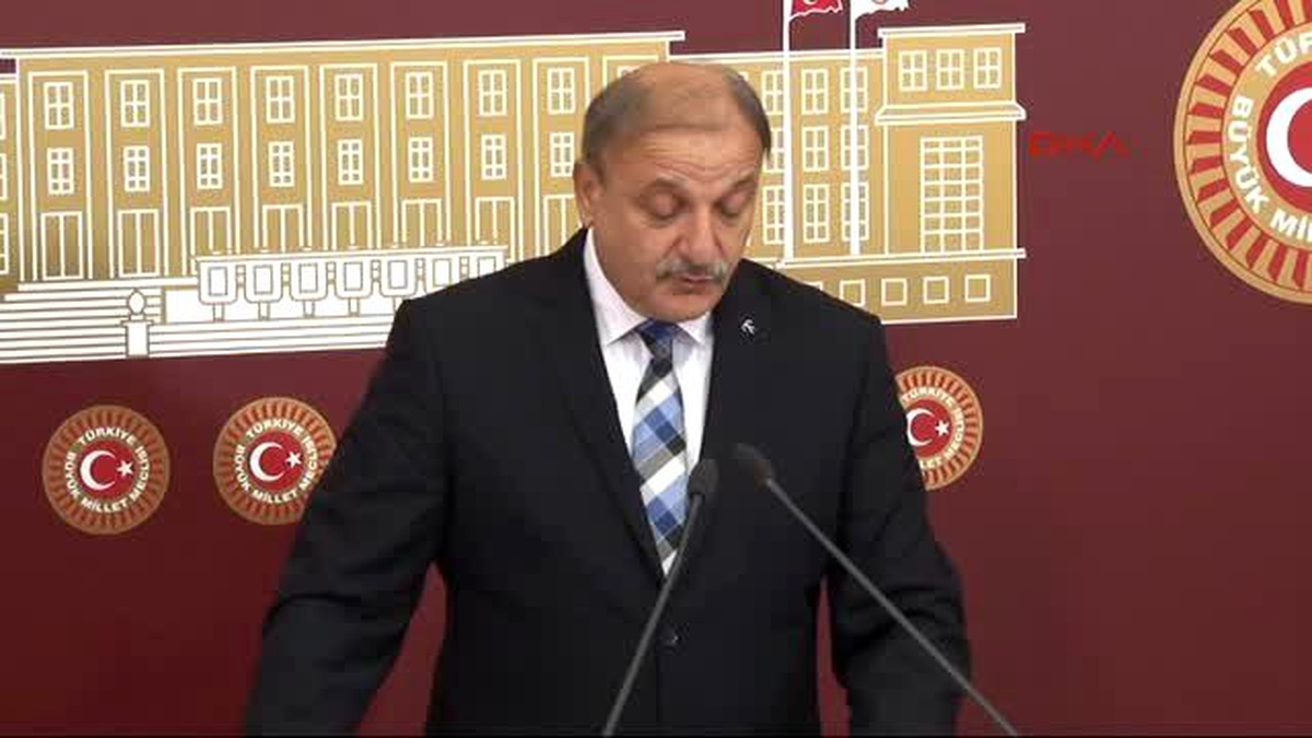 MHP\'li Vural Beraber Yürüdük Biz Bu Yollarda Şarkısını Söyleyerek Hendeklere Geldiler-4