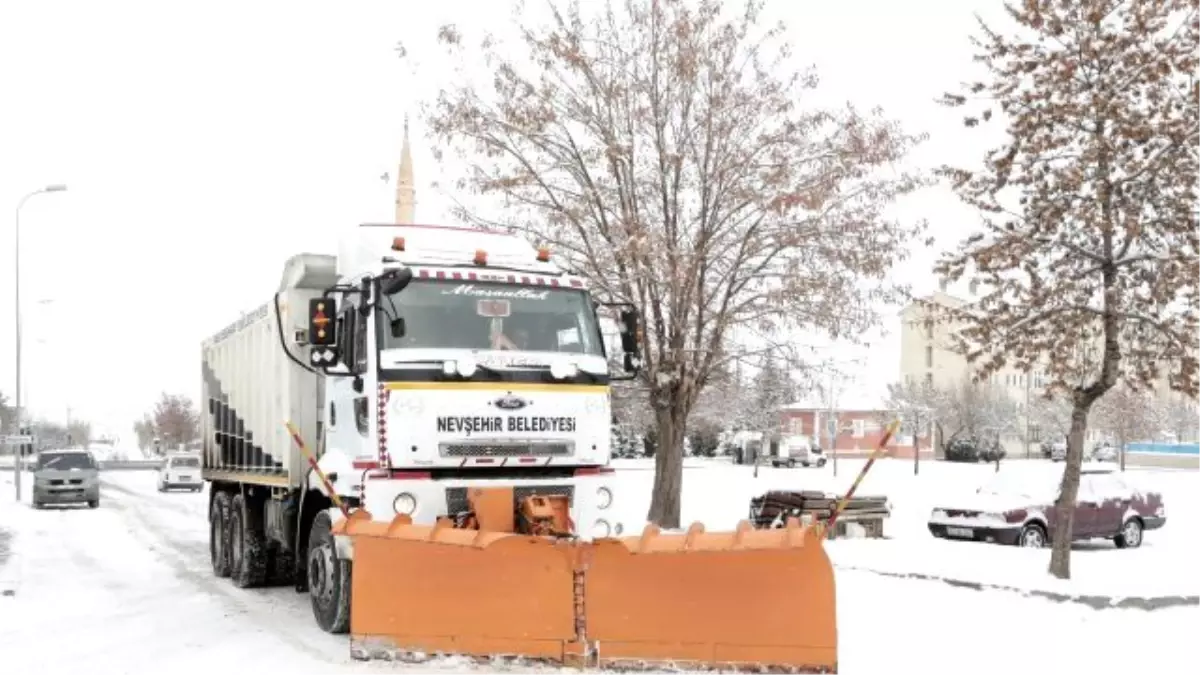 Nevşehir Belediyesi Karla Mücadele Çalışmalarını Sürdürüyor