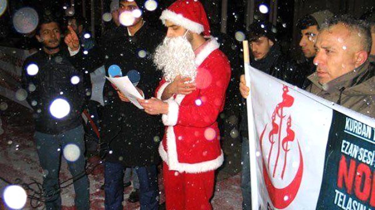 Noel Baba Kelime-i Şehadet Getirip Müslüman Oldu