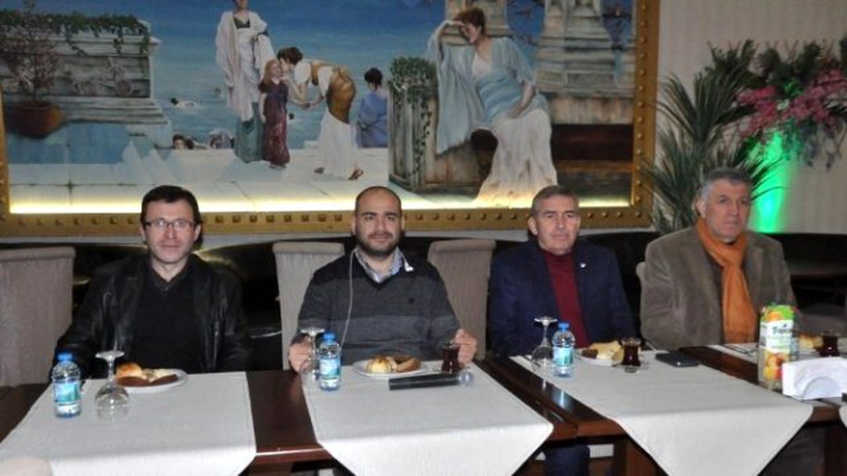 Sakarya\'da "Pırlanta Uzmanlık" Kursuna Katılan Esnaflar Diplomalarını Aldı