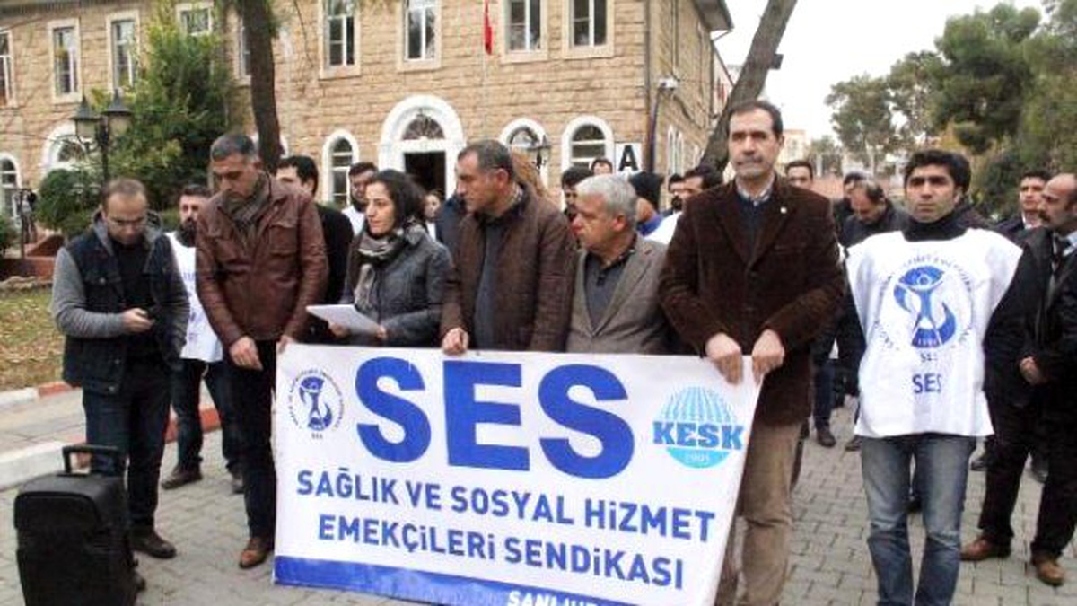 Şanlıurfa\'da Sağlık Çalışanlarından Oturma Eylemi