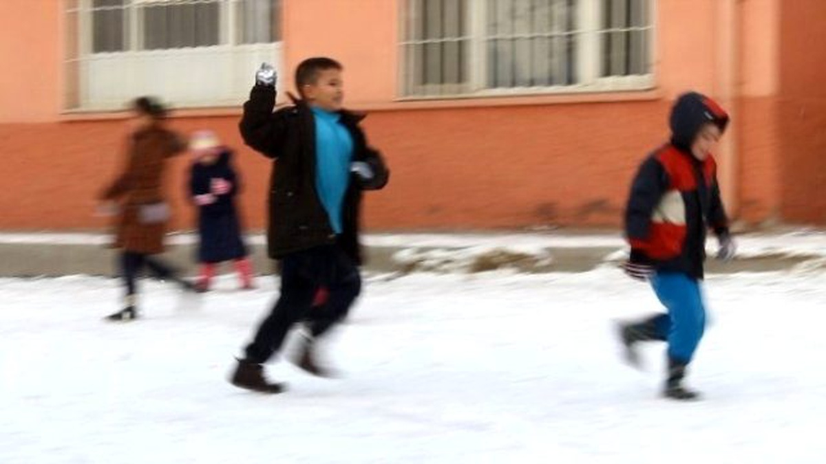 Tavşanlı\'ya Yılın Son Karı Yağdı