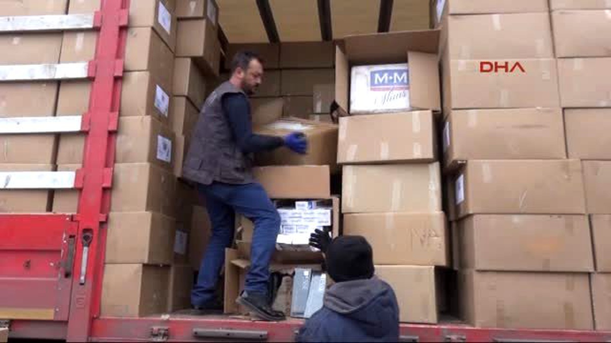 Tır\'daki Bebek Kıyafetleri Arasında 250 Bin Paket Kaçak Sigara
