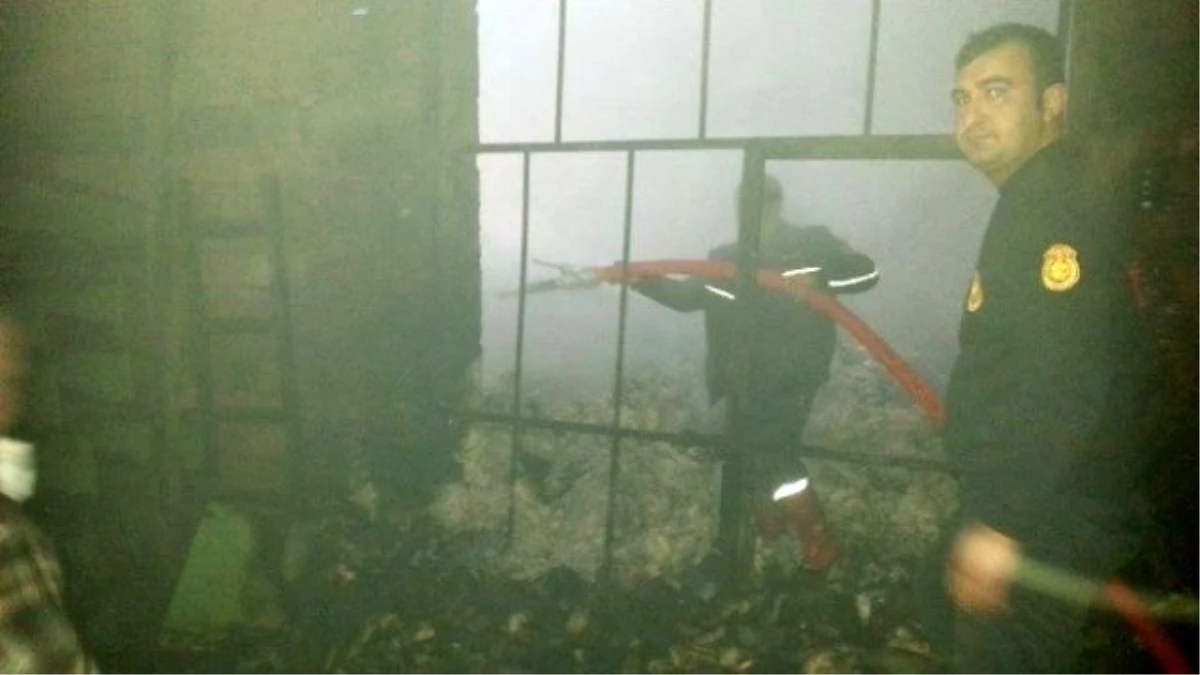 Türkoğlu\'da Tekstil Fabrikasında Yangın