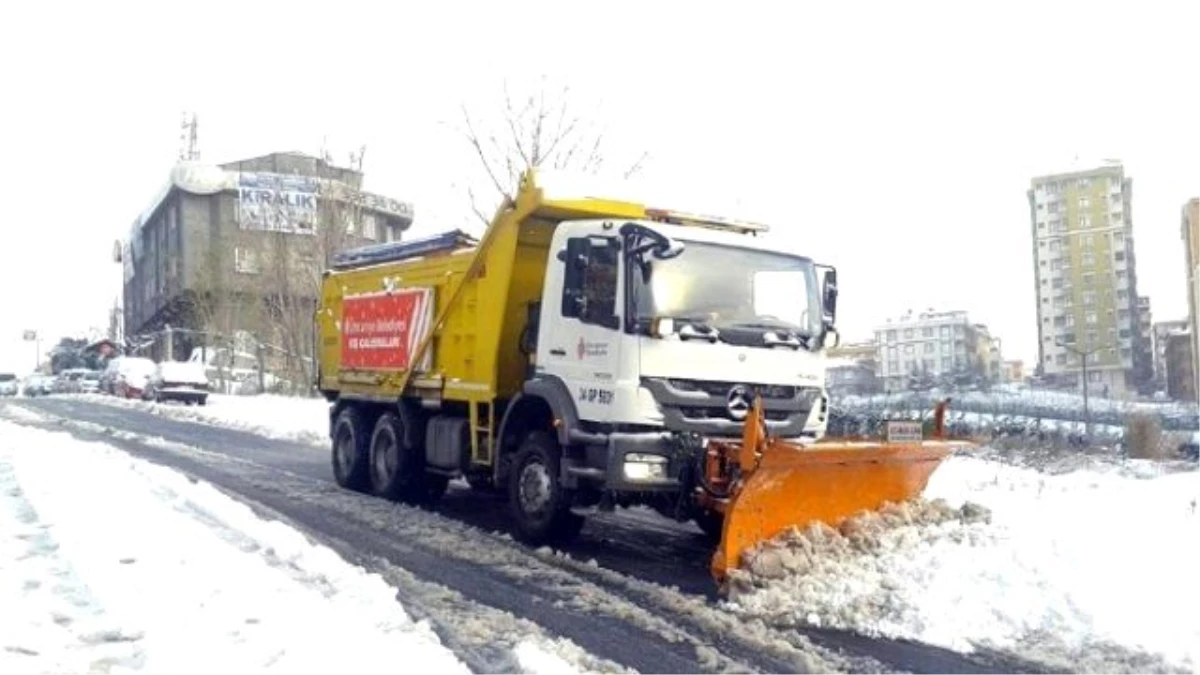 Ümraniye Belediyesi\'nde Kar Seferberliği