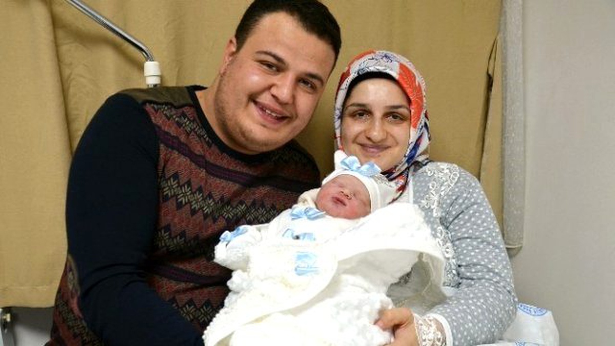 2015\'in Son, 2016\'nın İlk Bebekleri Dünyaya Geldi