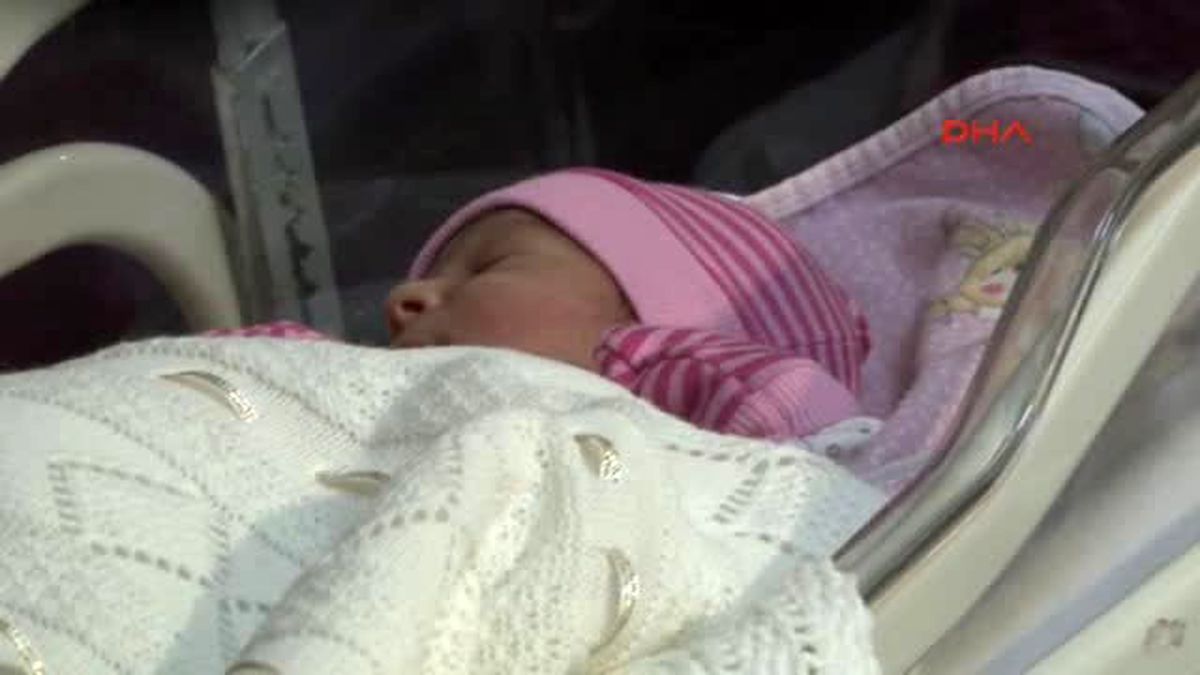 2016\'nın İlk Doğanı Zehra Bebek