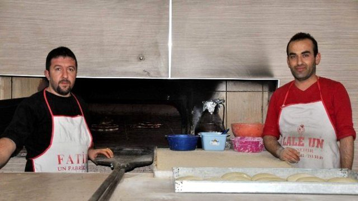 2016 Yılını Fırında Çalışarak Karşıladılar