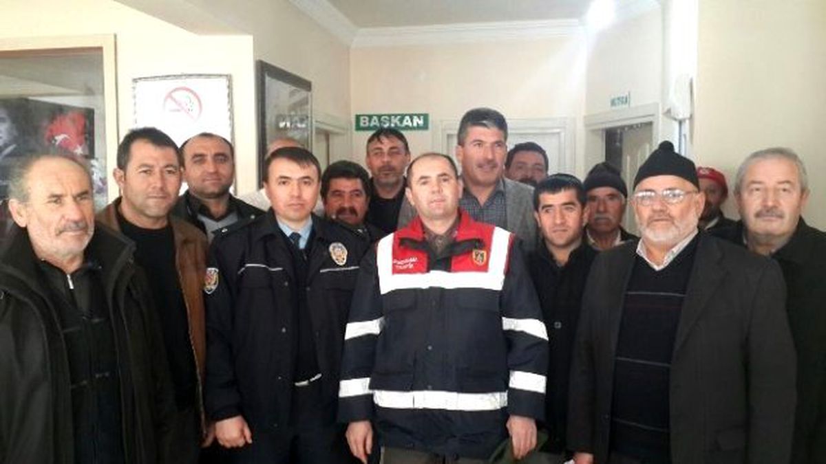 Akdağmadeni İlçesinde Çiftçilere Tarım Aletlerinin Güvenli Kullanımı Anlatıldı