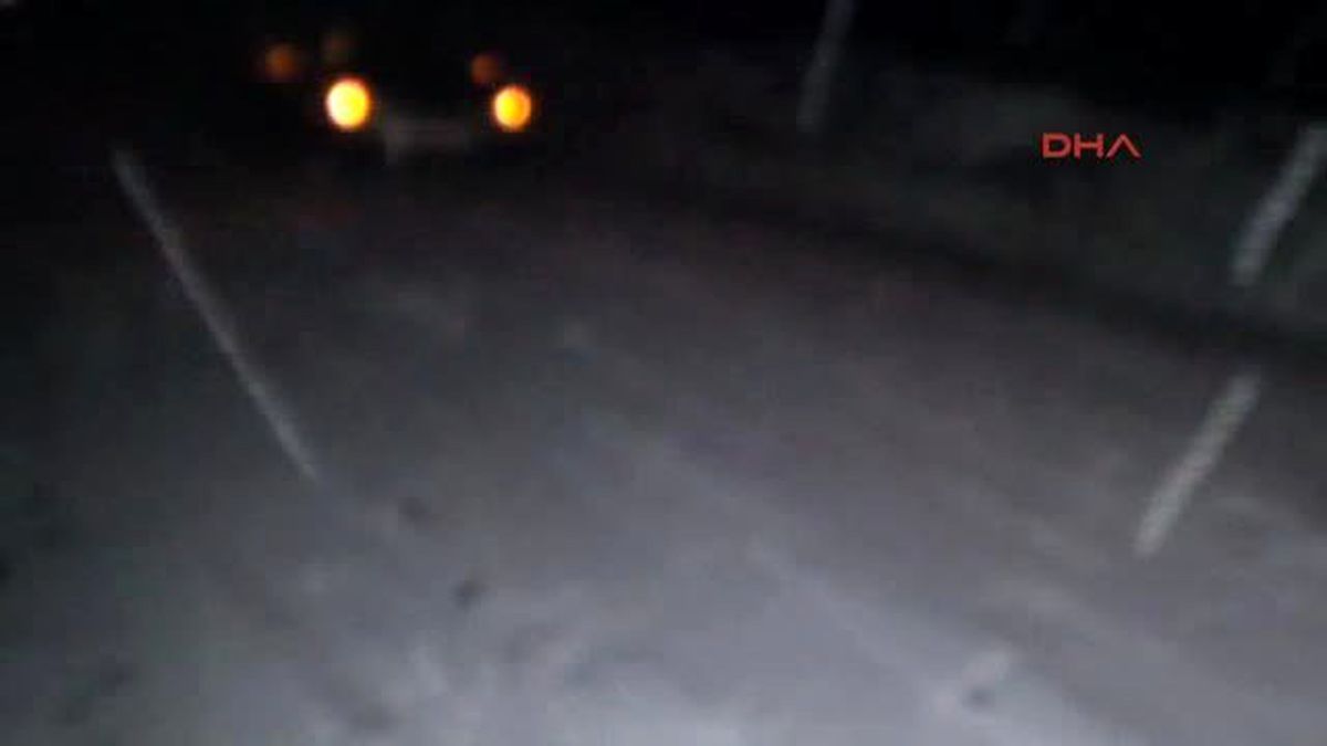 Andırın\'da Araçlar Karda Mahsur Kaldı