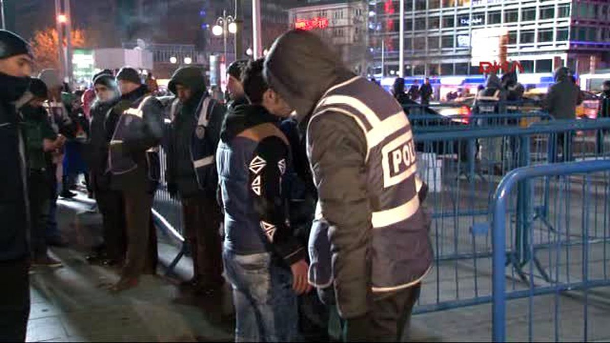 Ankara\'da Yılbaşı Kutlamalarına \'Miting Protokolü\'
