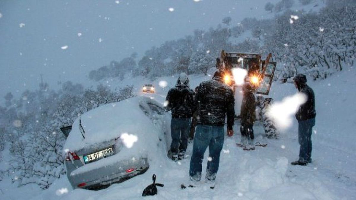 Bingöl\'de 6 Kişi Kar Yüzünden Mahsur Kaldı