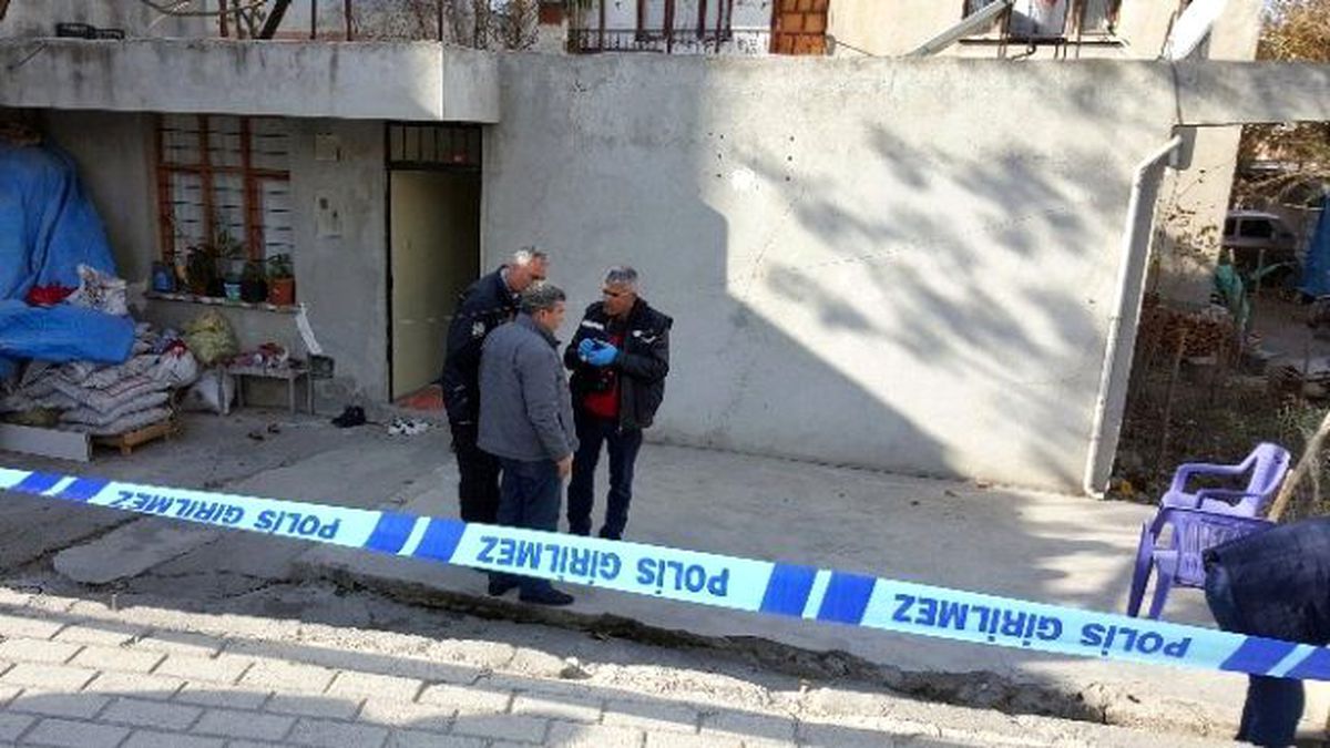 Boşandığı Eşinin Evini Basan Adam Kızını ve Torununu Vurdu