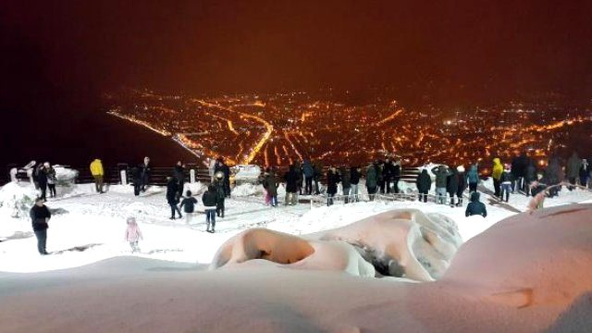 Boztepe\'de Havai Fişekli Yeni Yıl Gösterisi
